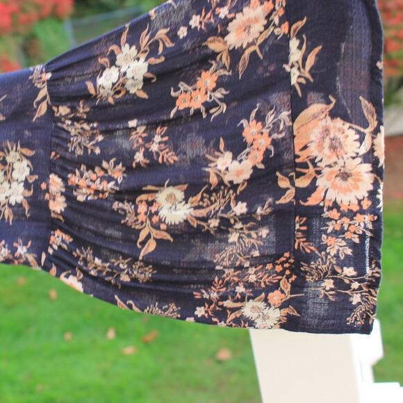 Lucky Brand Women's Blouse Floral Print Long Bell Sleeves Size Medium - Picture 9 of 14